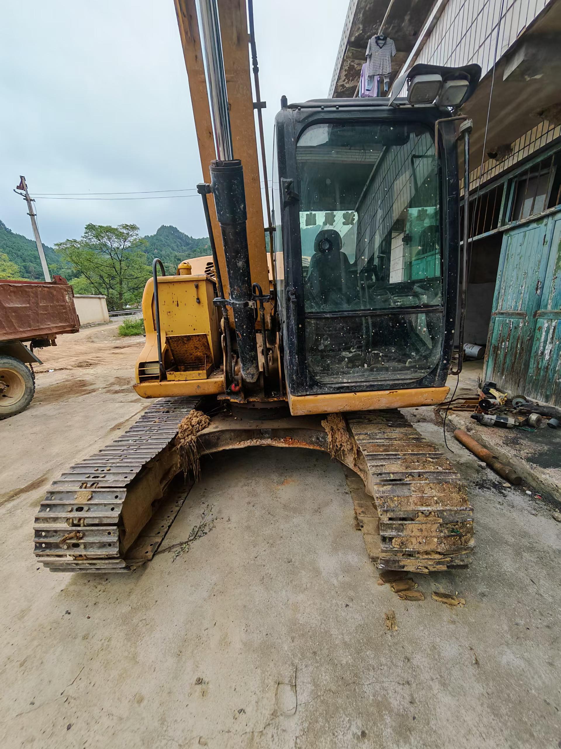 شراء Caterpillar 307B مستعمل حفارة