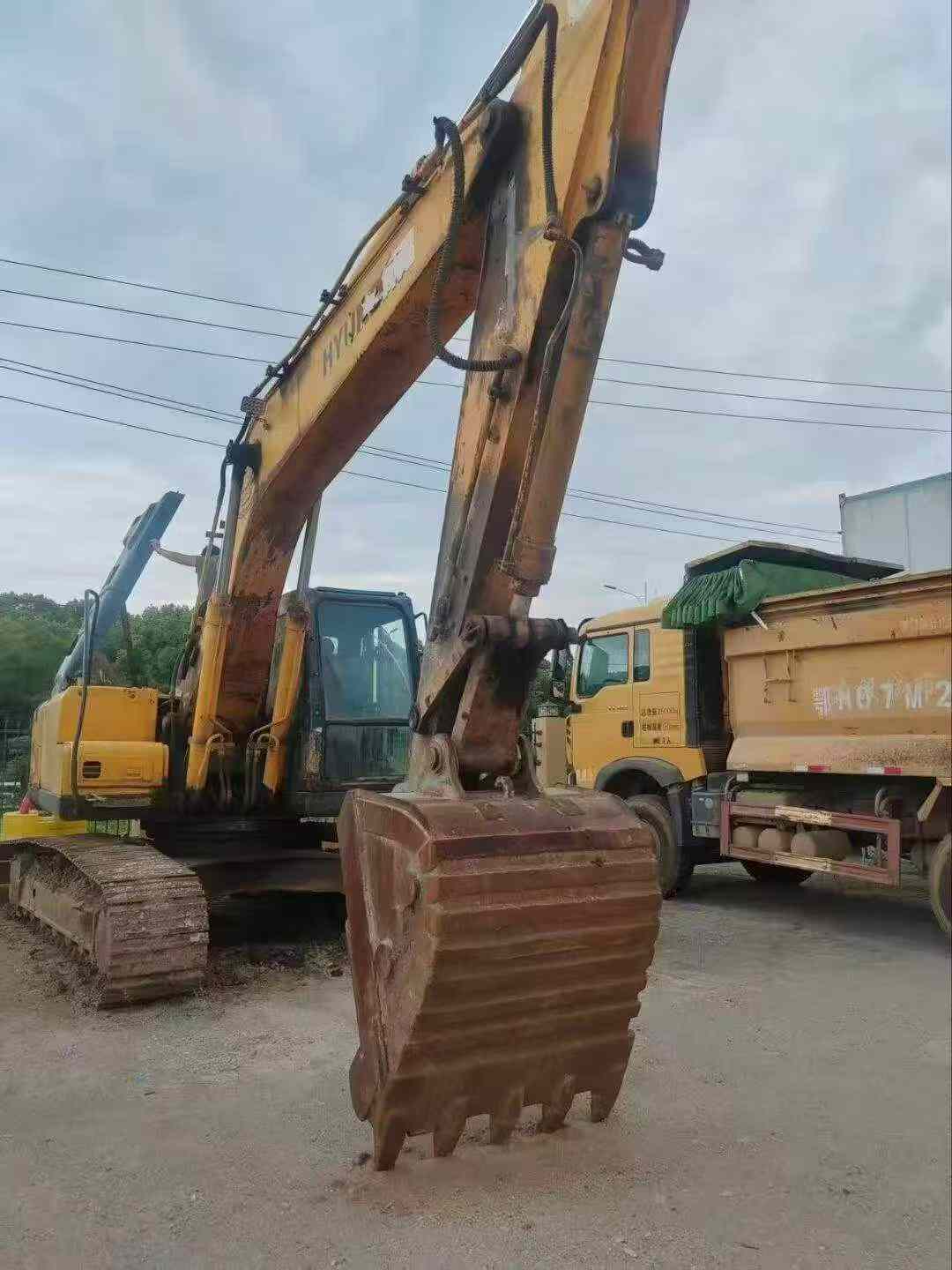 Купить Подержанный Экскаватор Hyundai R215-7 / 4