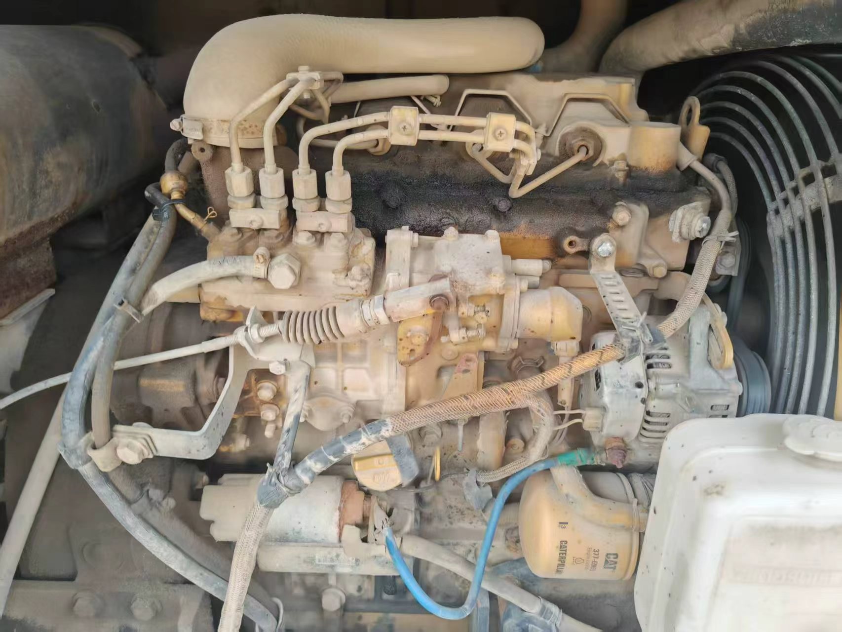 شراء حفارة Caterpillar 307B مستعملة / 6