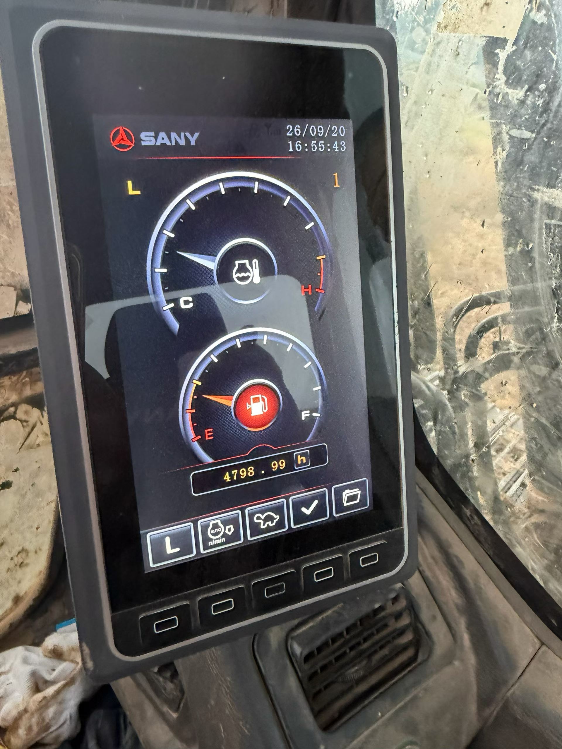 Купить Подержанный Экскаватор Sany SY245H / 3