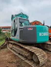 Compre Excavadora Kobelco SK135SR Usada / 4 Compre Excavadora Kobelco SK135SR Usada / 4