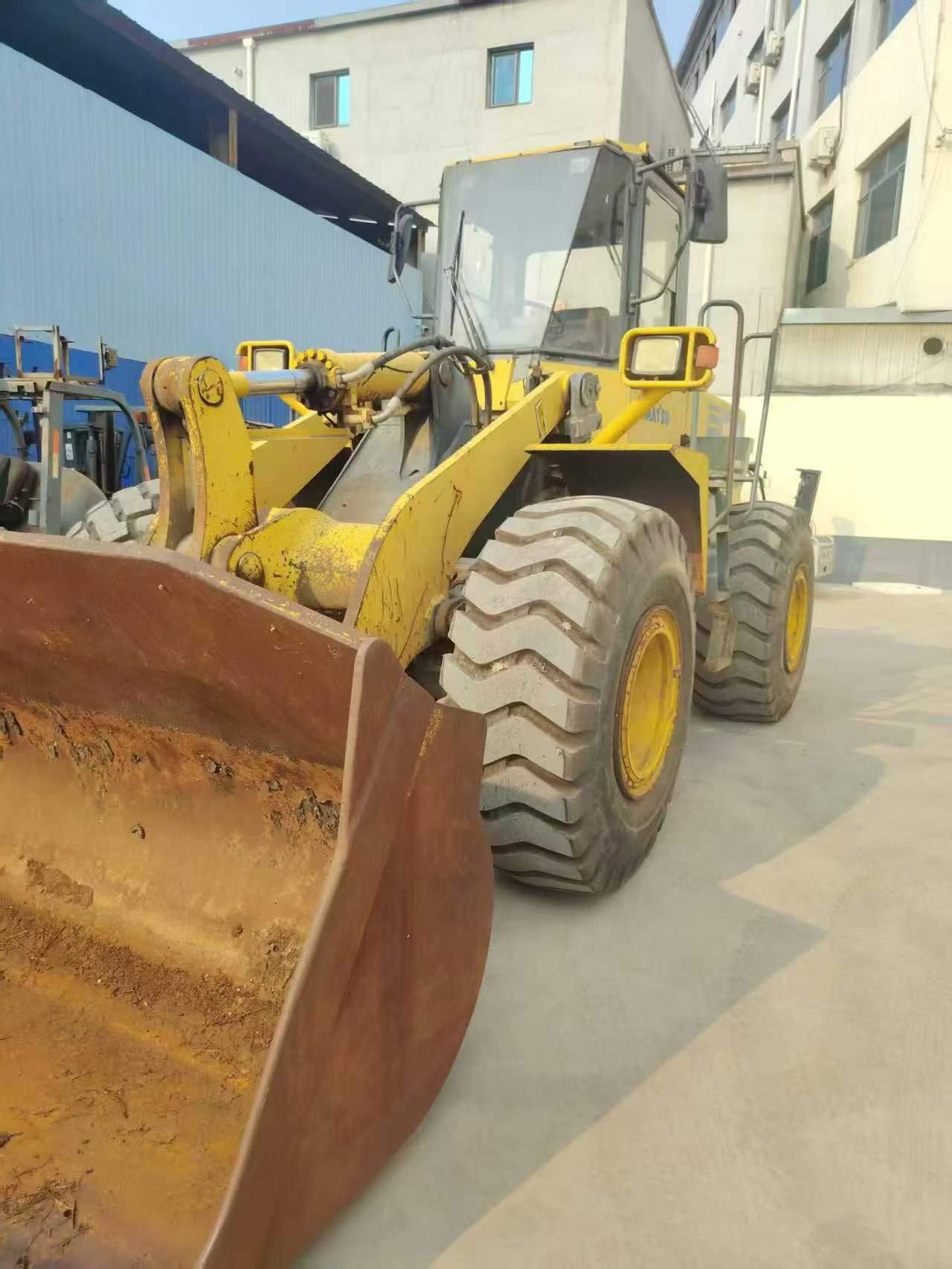 Compre Escavadeira Komatsu WA380-3 Usada / 7