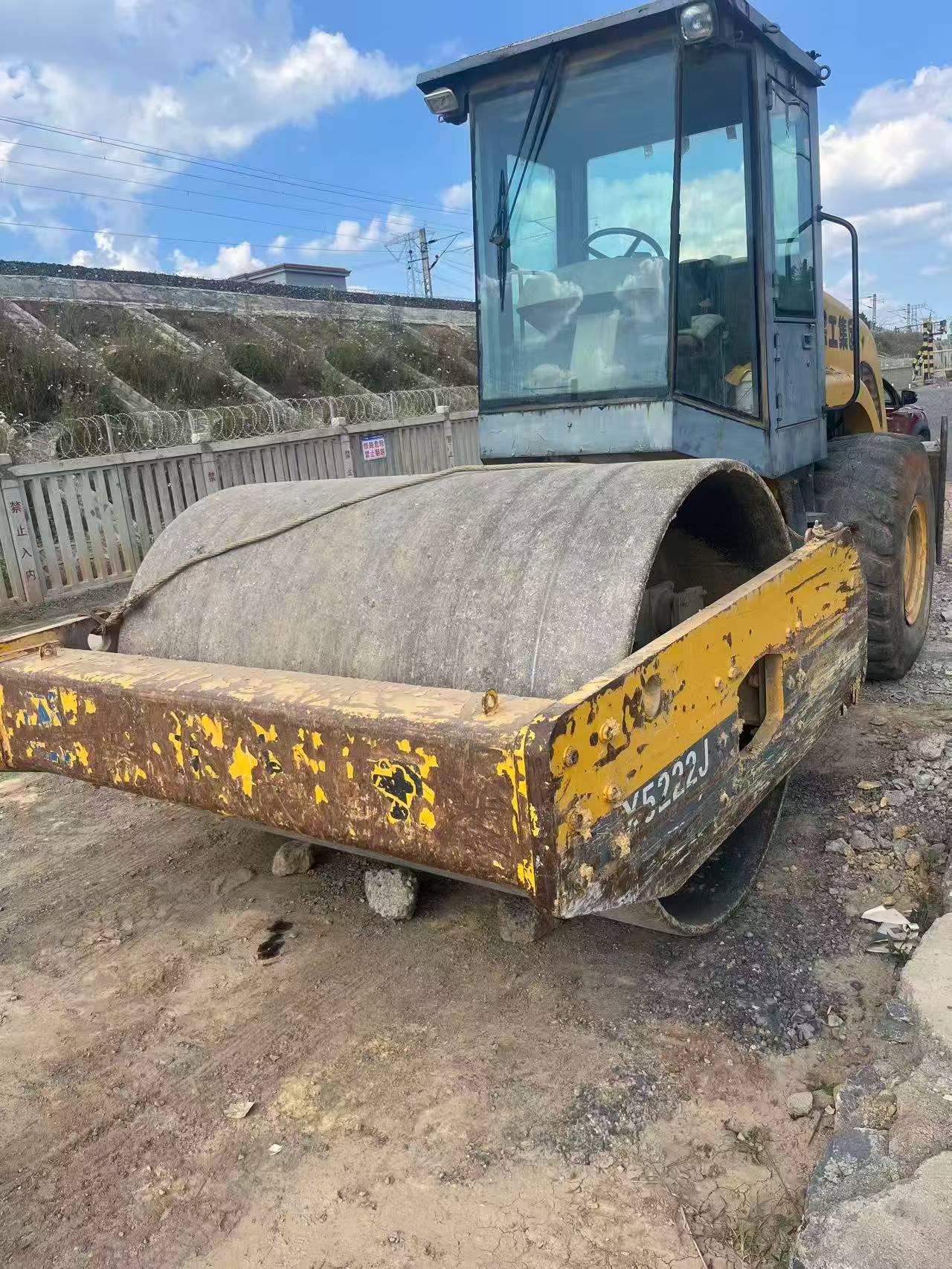 Купить Подержанный Экскаватор XCMG ZL20E(D) / 3