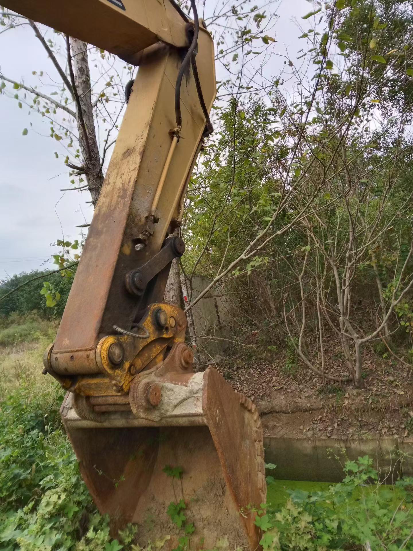 Купить Подержанный Экскаватор Caterpillar E200B / 8 Купить Подержанный Экскаватор Caterpillar E200B / 8