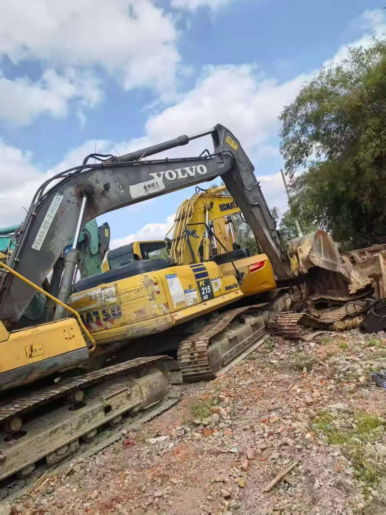 شراء Volvo EC210B مستعمل حفارة