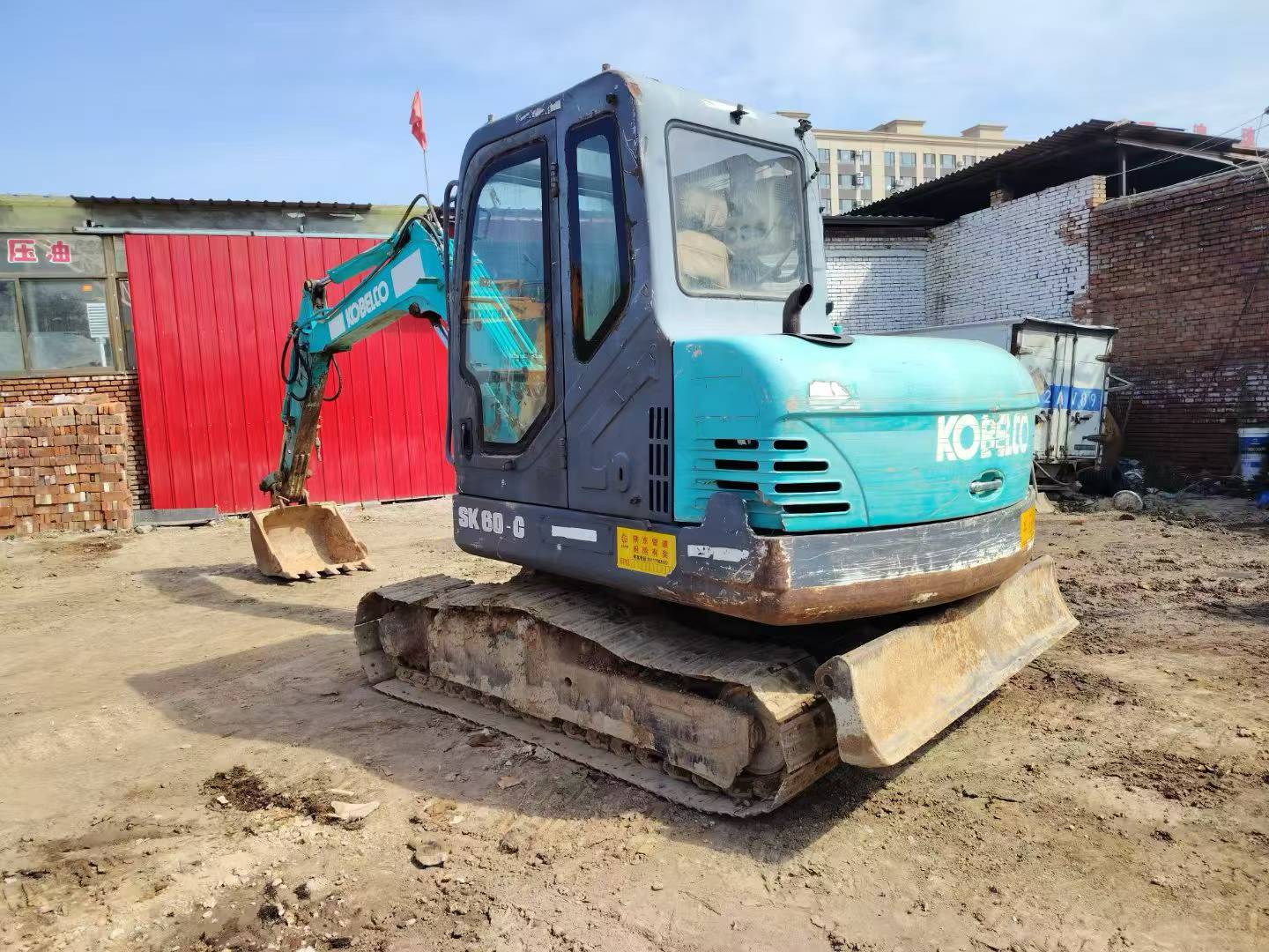 شراء حفارة Kobelco SK60 مستعملة / 2