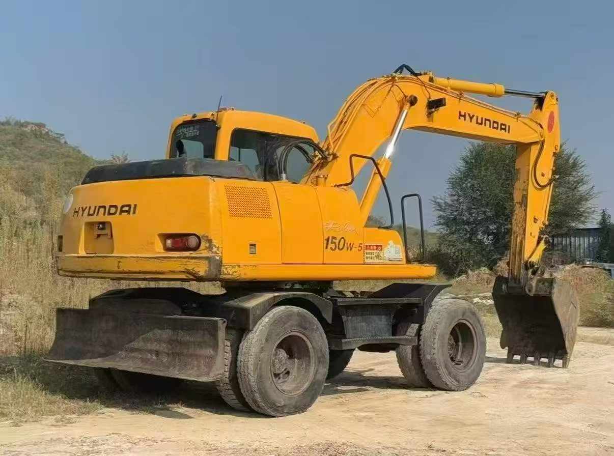 Compre Excavadora Hyundai R130-5 Usada / 4
