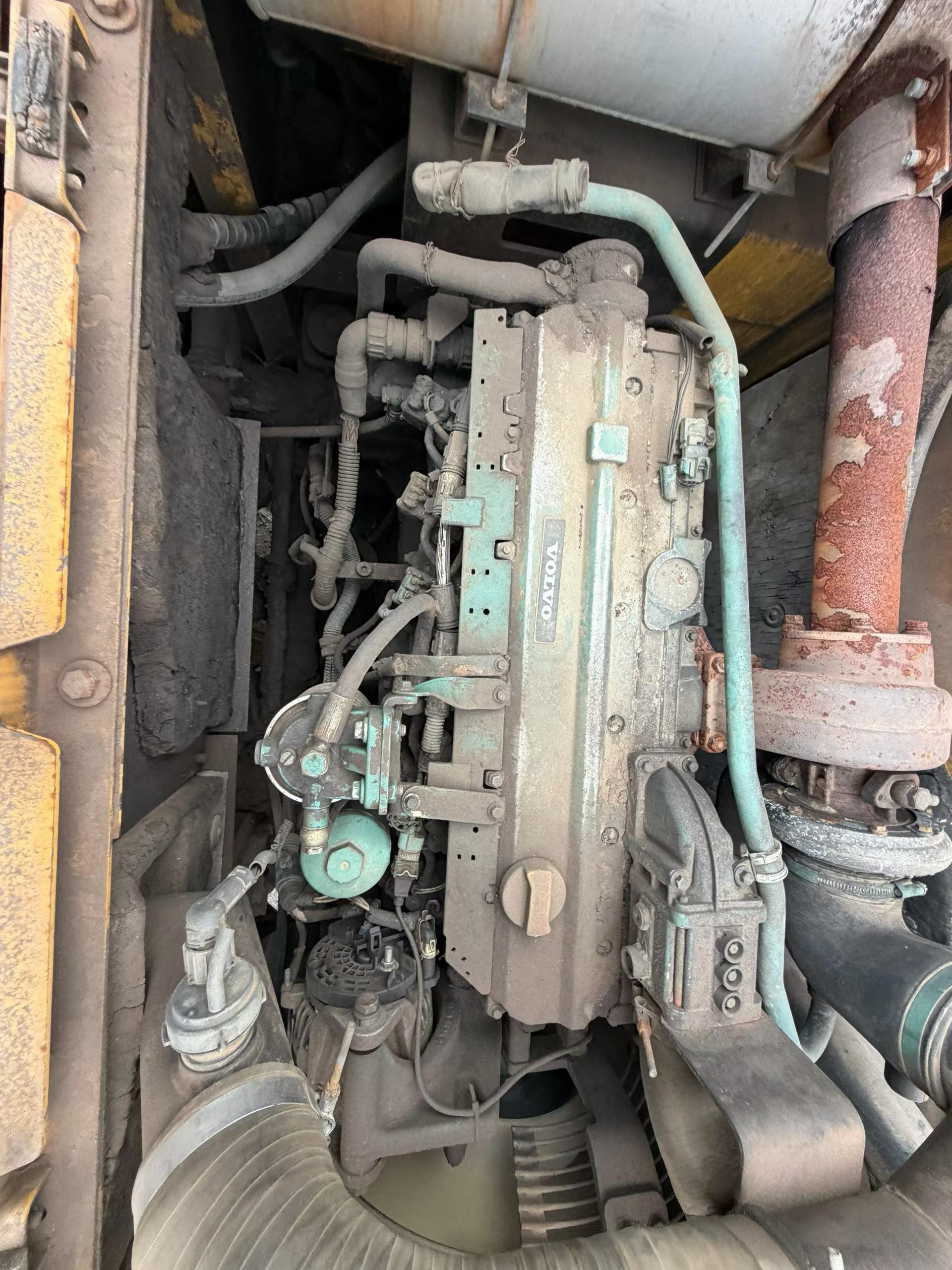 شراء Volvo EC210B مستعمل حفارة