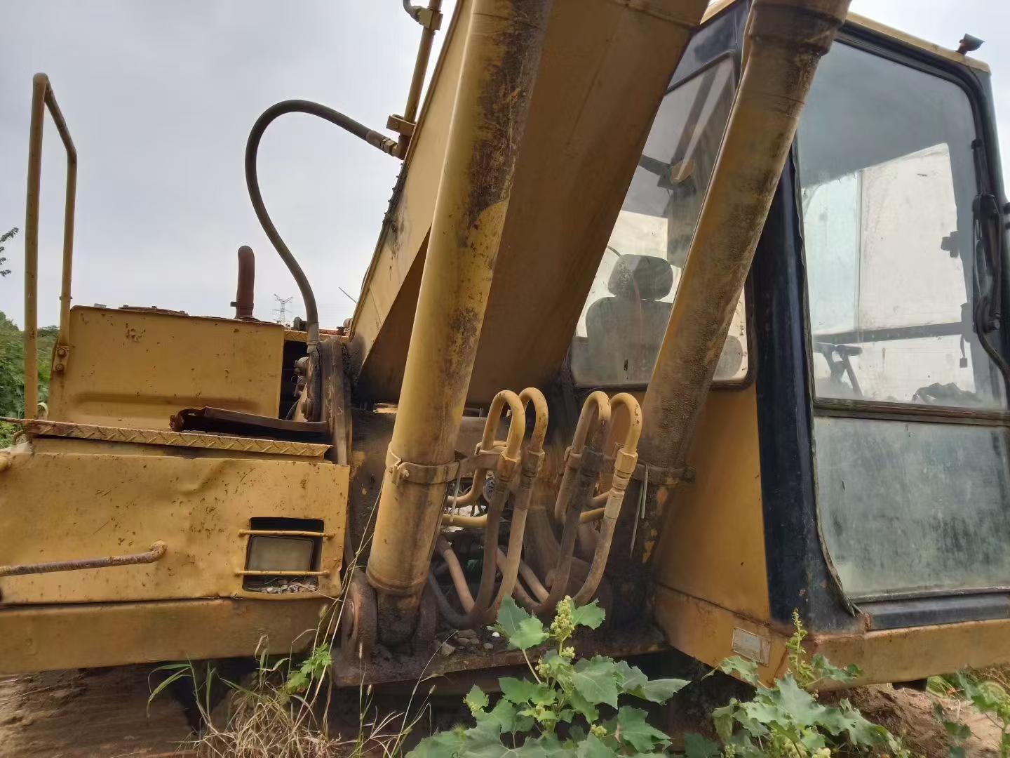 Купить Подержанный Экскаватор Caterpillar E200B / 5 Купить Подержанный Экскаватор Caterpillar E200B / 5
