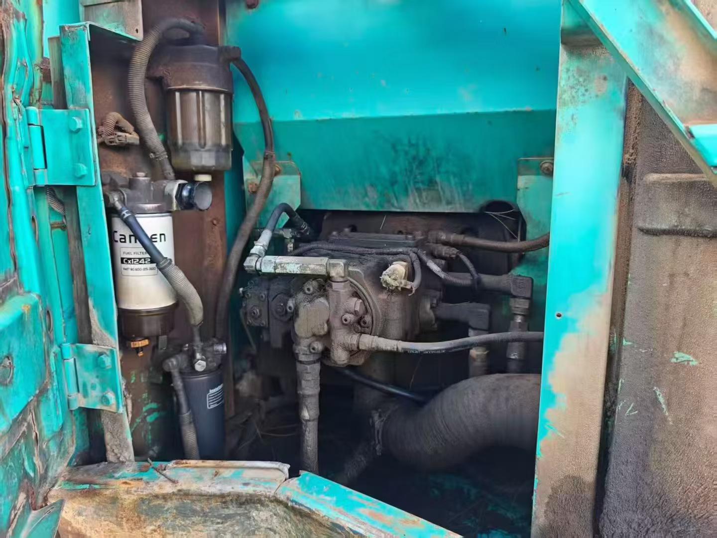 شراء حفارة Kobelco SK130-8 مستعملة / 3