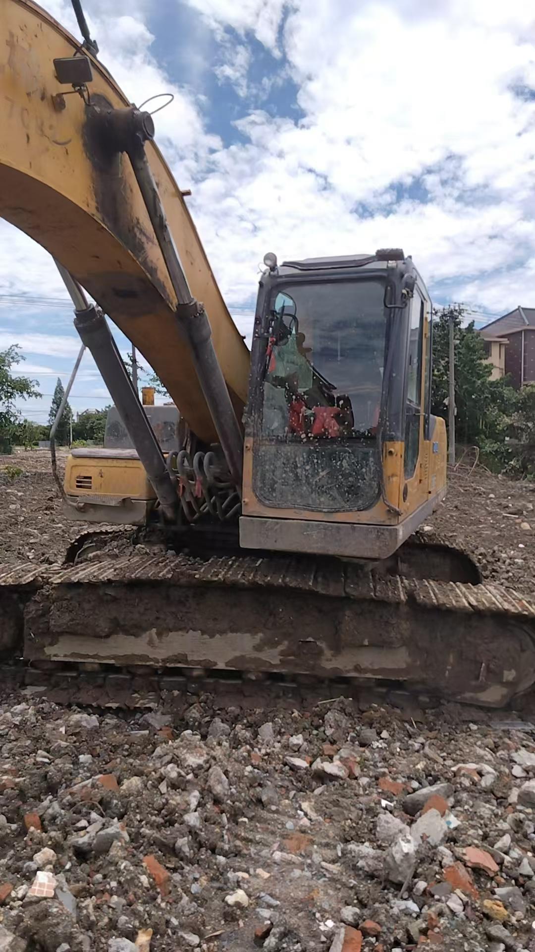 Compre Excavadora XCMG XE235C Usada / 8