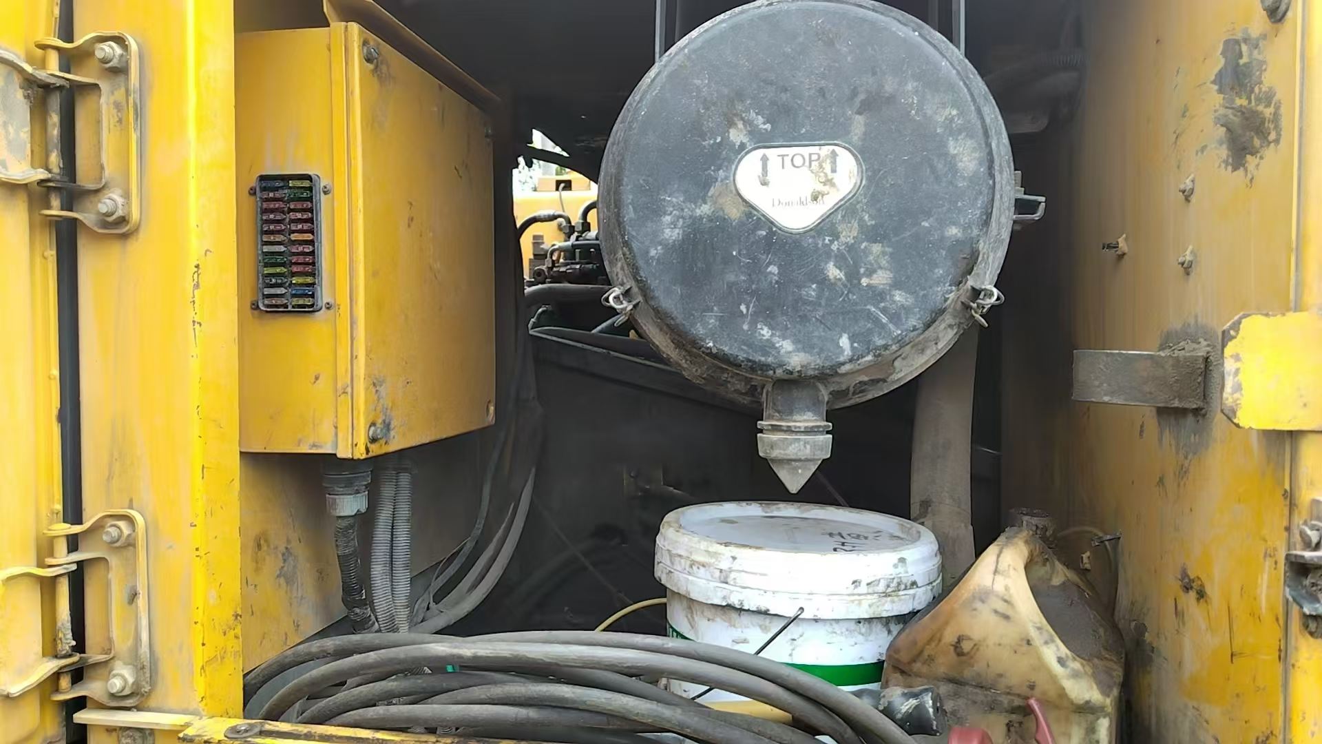 Compre Excavadora XCMG XE235C Usada / 9