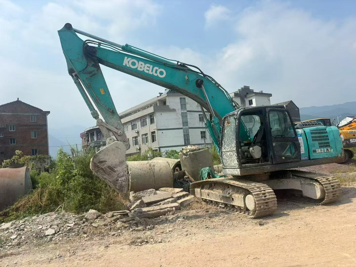 شراء Kobelco SK200 مستعمل حفارة