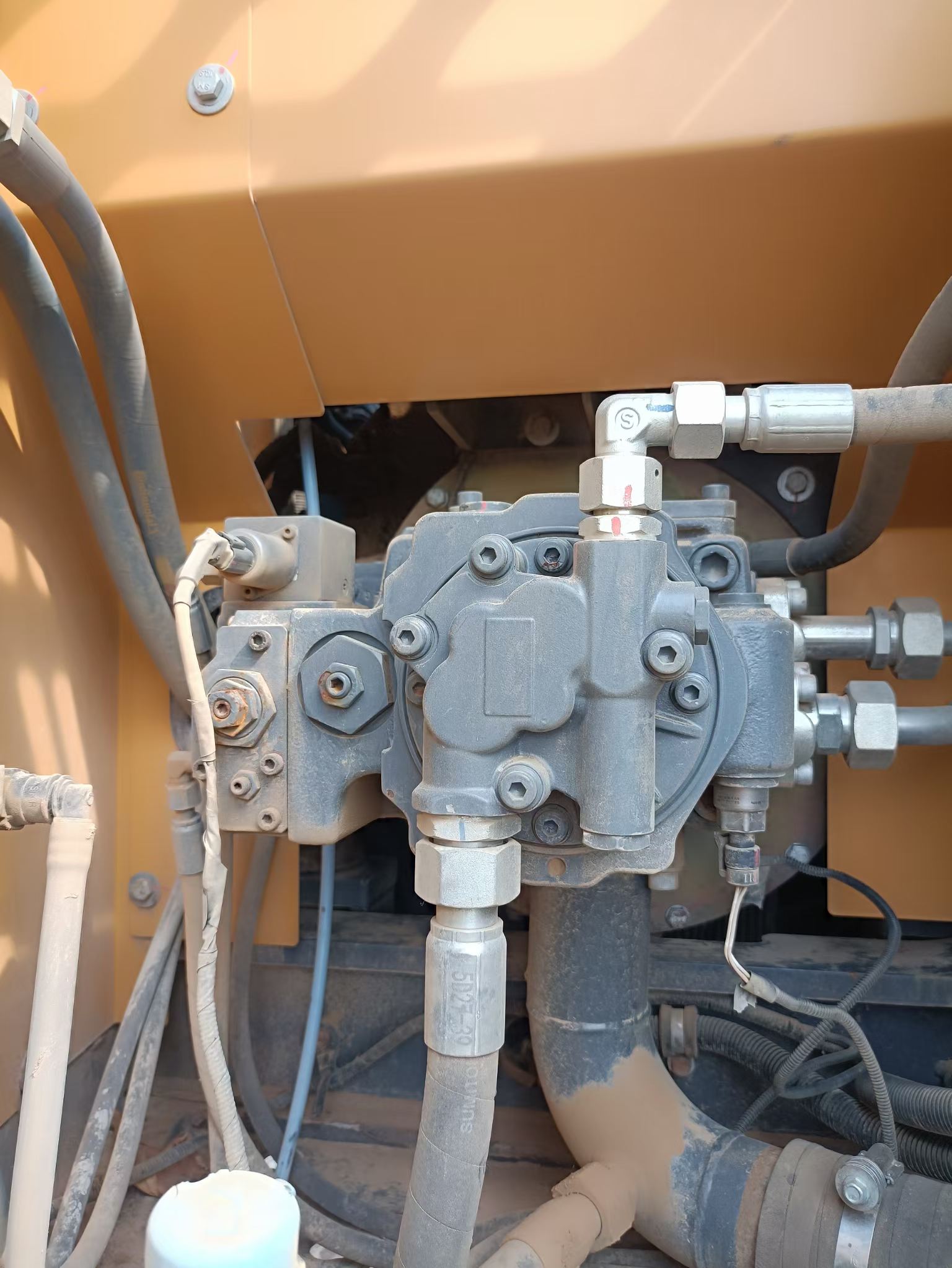 Compre Excavadora XCMG XE150 Usada / 6