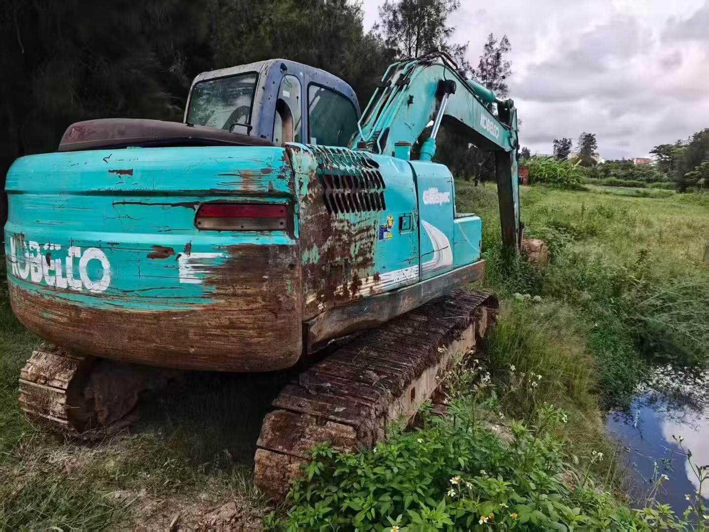 Acheter Kobelco SK130-8 D'occasion Pelle