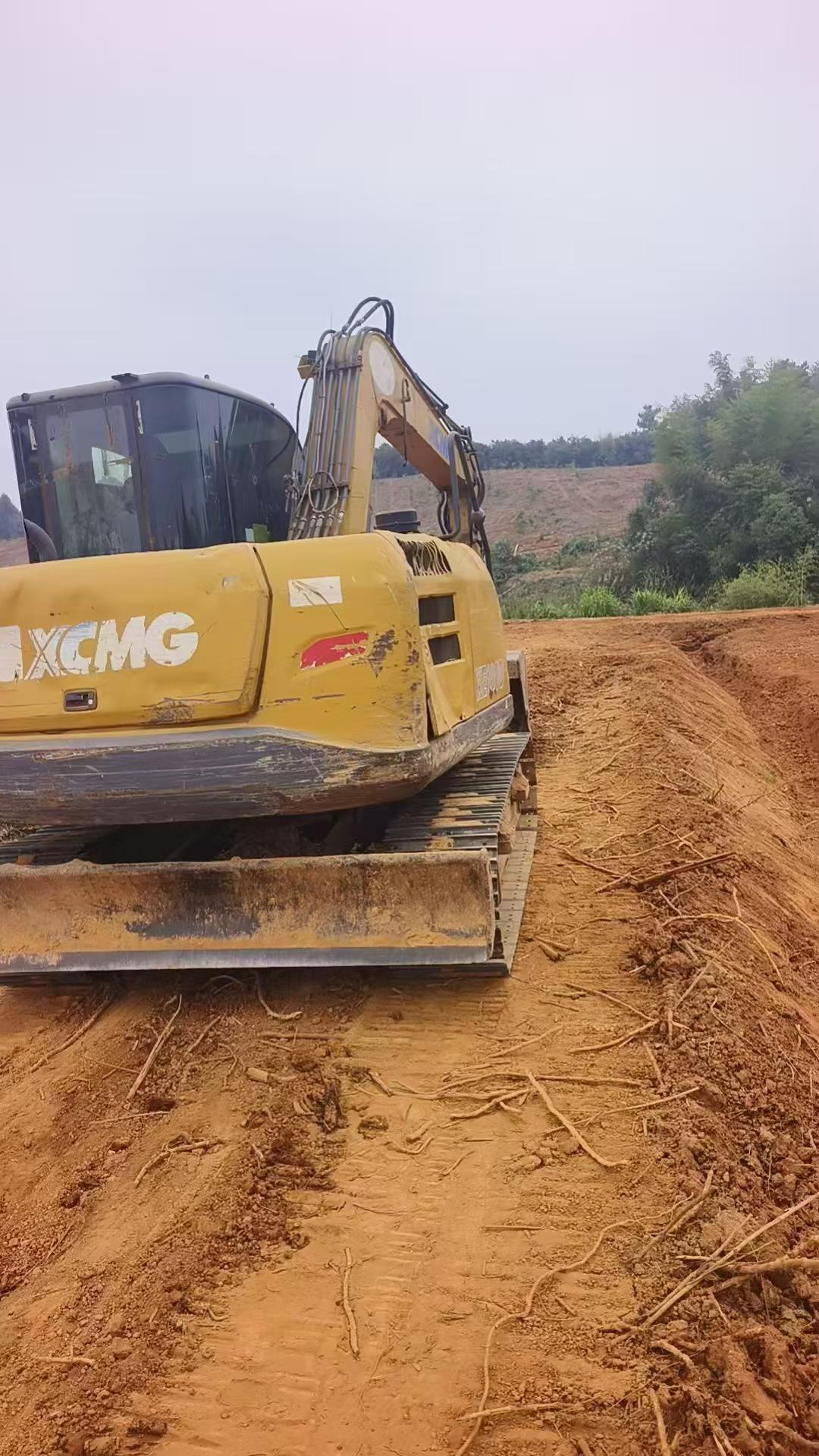 Compre Excavadora XCMG XE80 Usada / 7