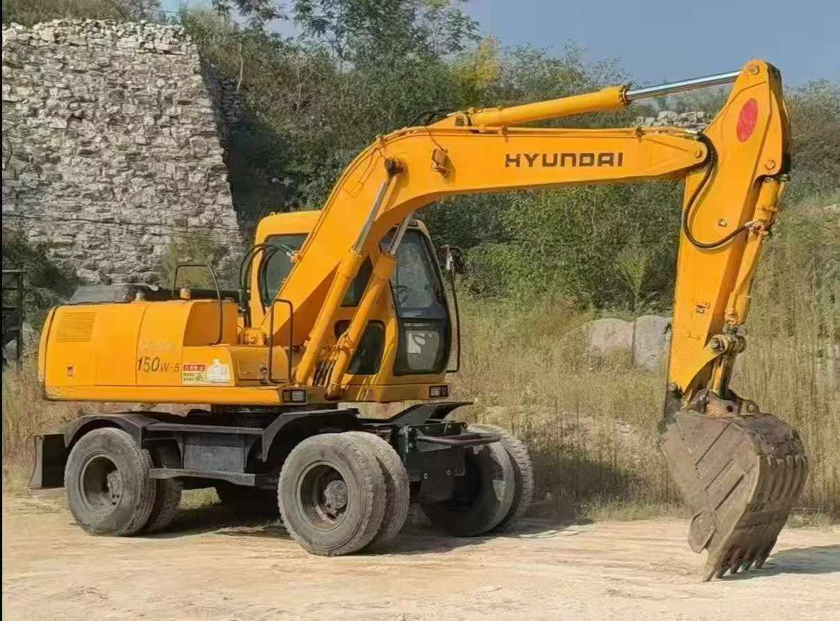 Compre Excavadora Hyundai R130-5 Usada / 5