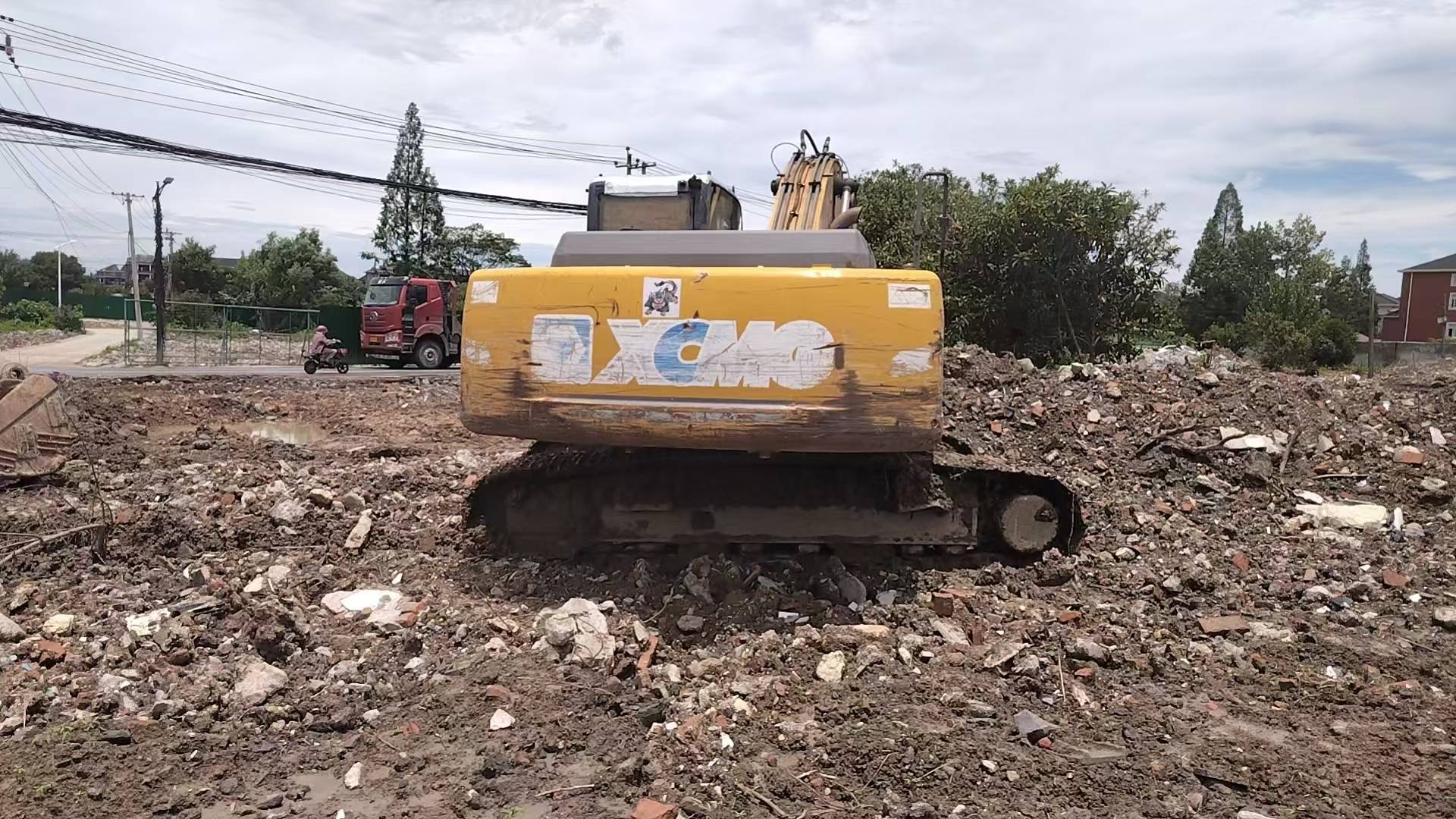 Compre Excavadora XCMG XE235C Usada / 2