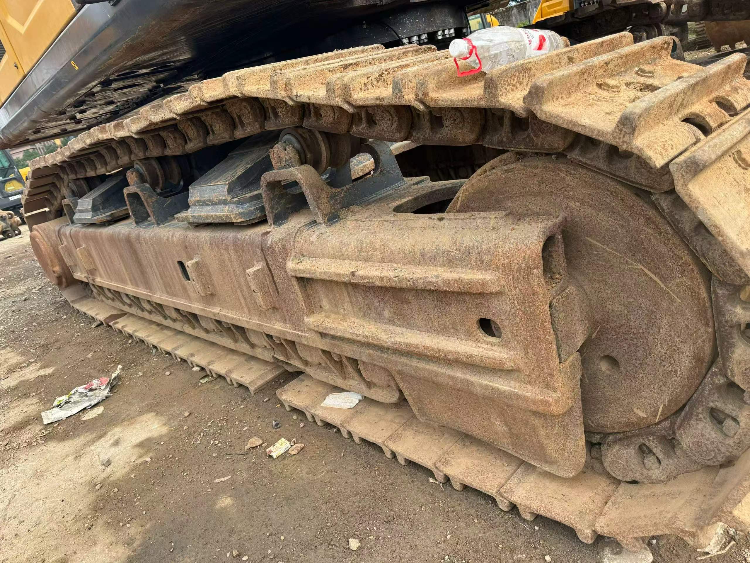 Buy XCMG XE690DK Used Excavator / 4 Buy XCMG XE690DK Used Excavator / 4