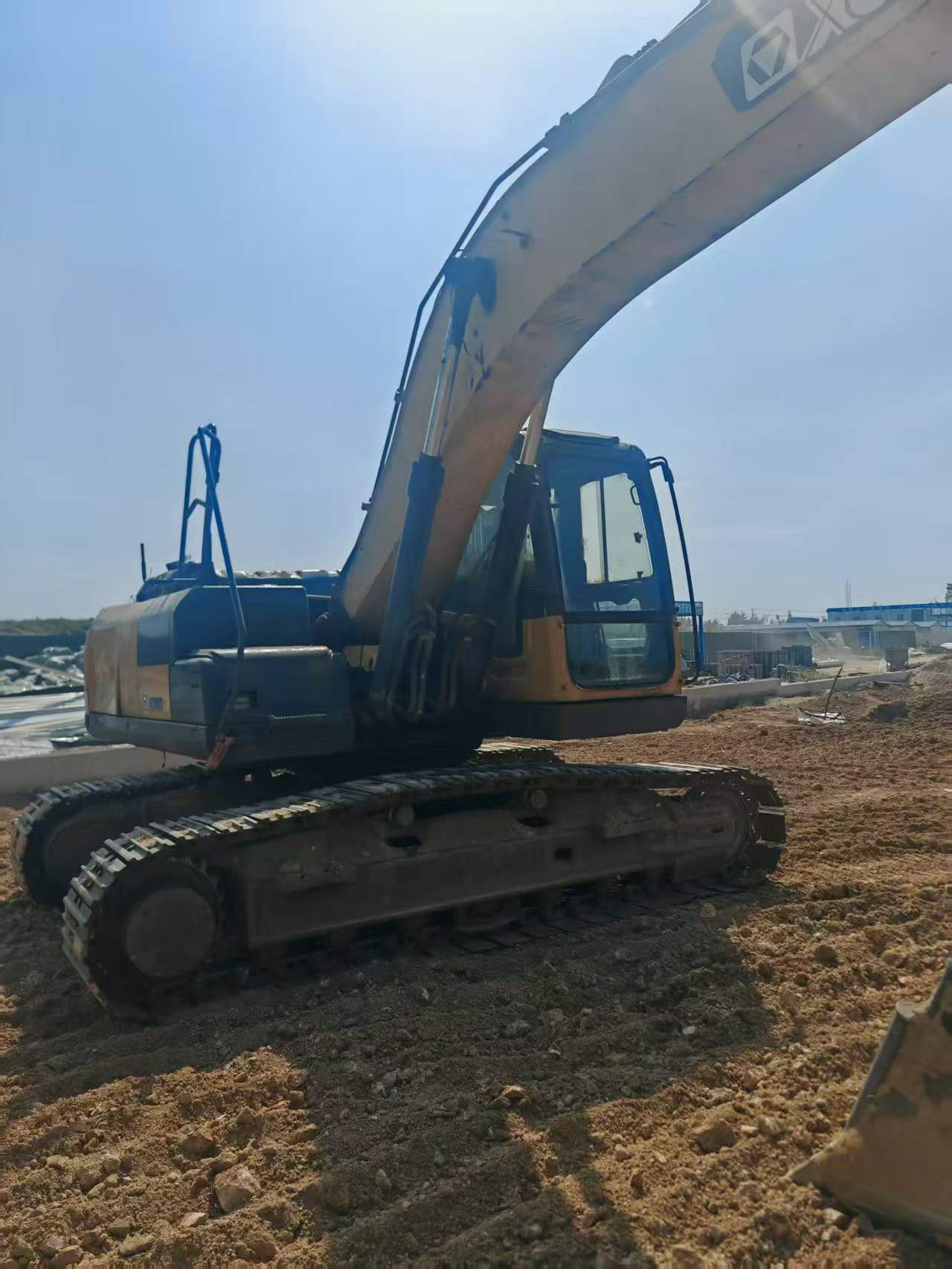Compre Excavadora XCMG XE200 Usada / 3