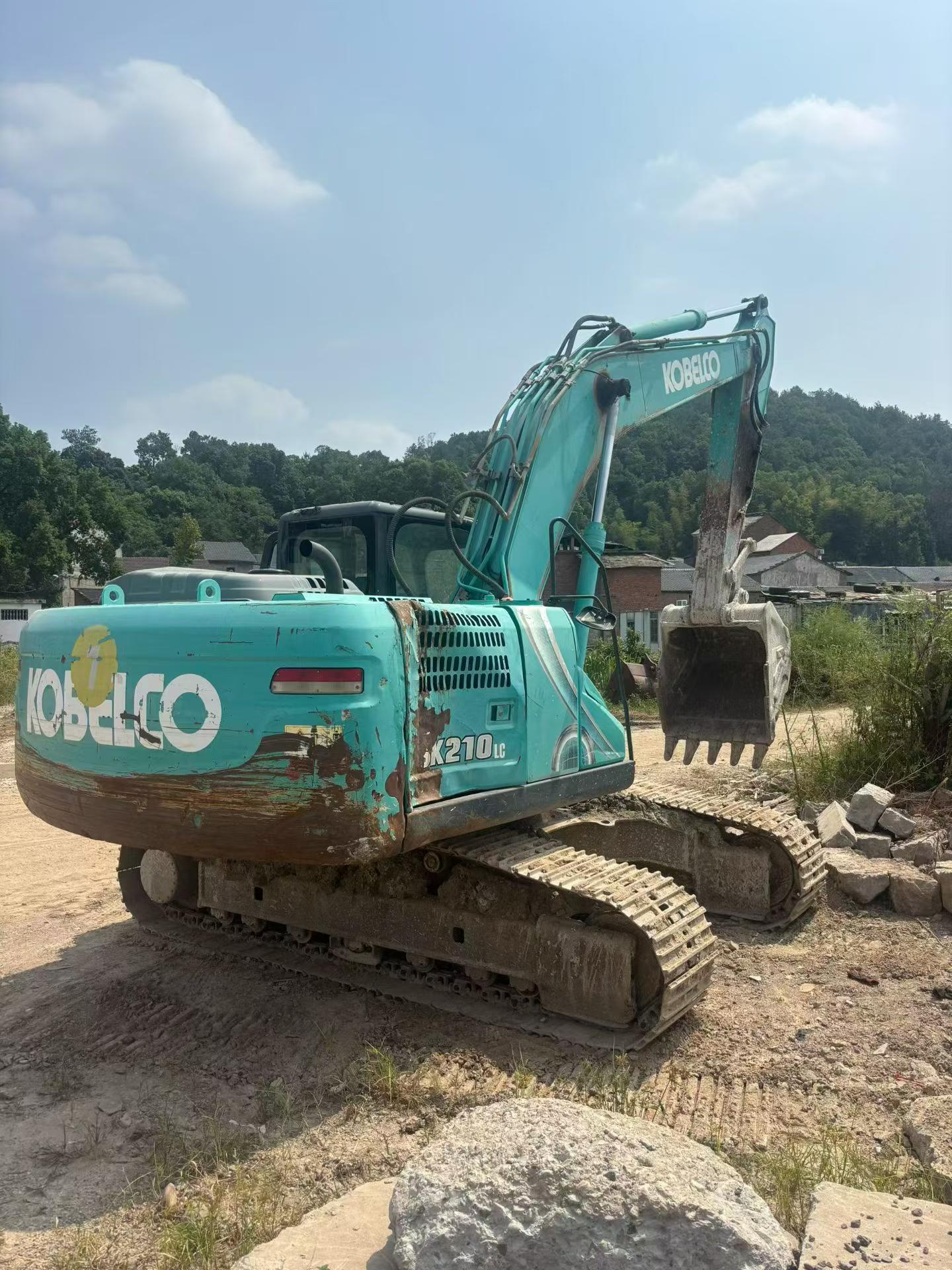 شراء حفارة Kobelco SK200 مستعملة / 2