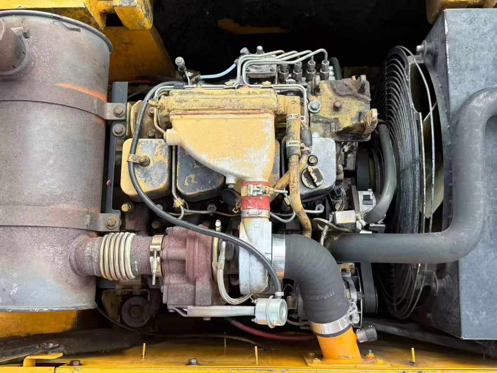 Compre Excavadora Hyundai R130-5 Usada / 6