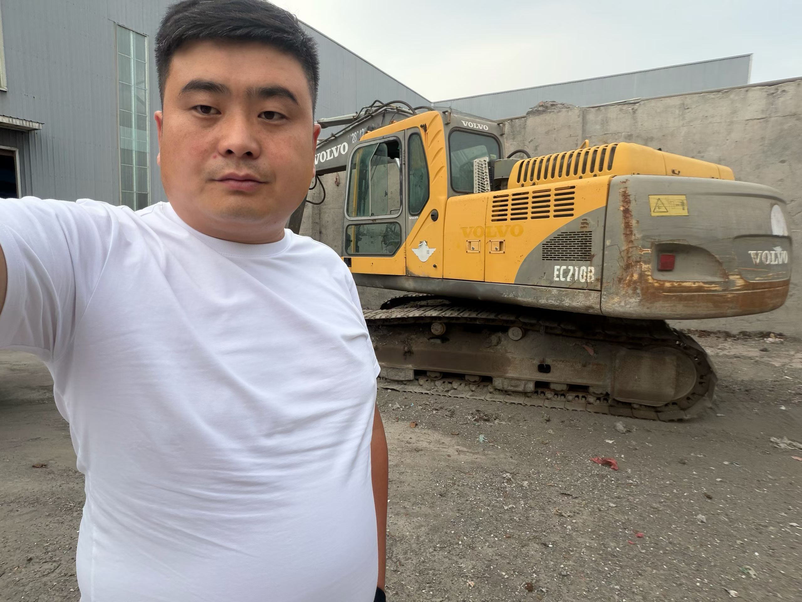 Купить Подержанный Экскаватор Volvo EC210B / 4