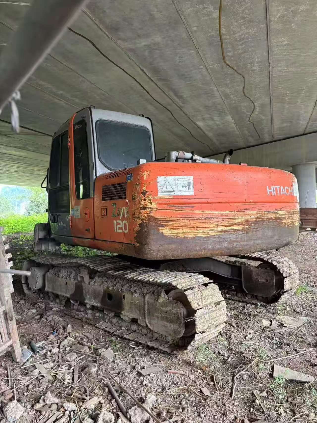 Compre Excavadora Hitachi EX120-6 Usada / 3