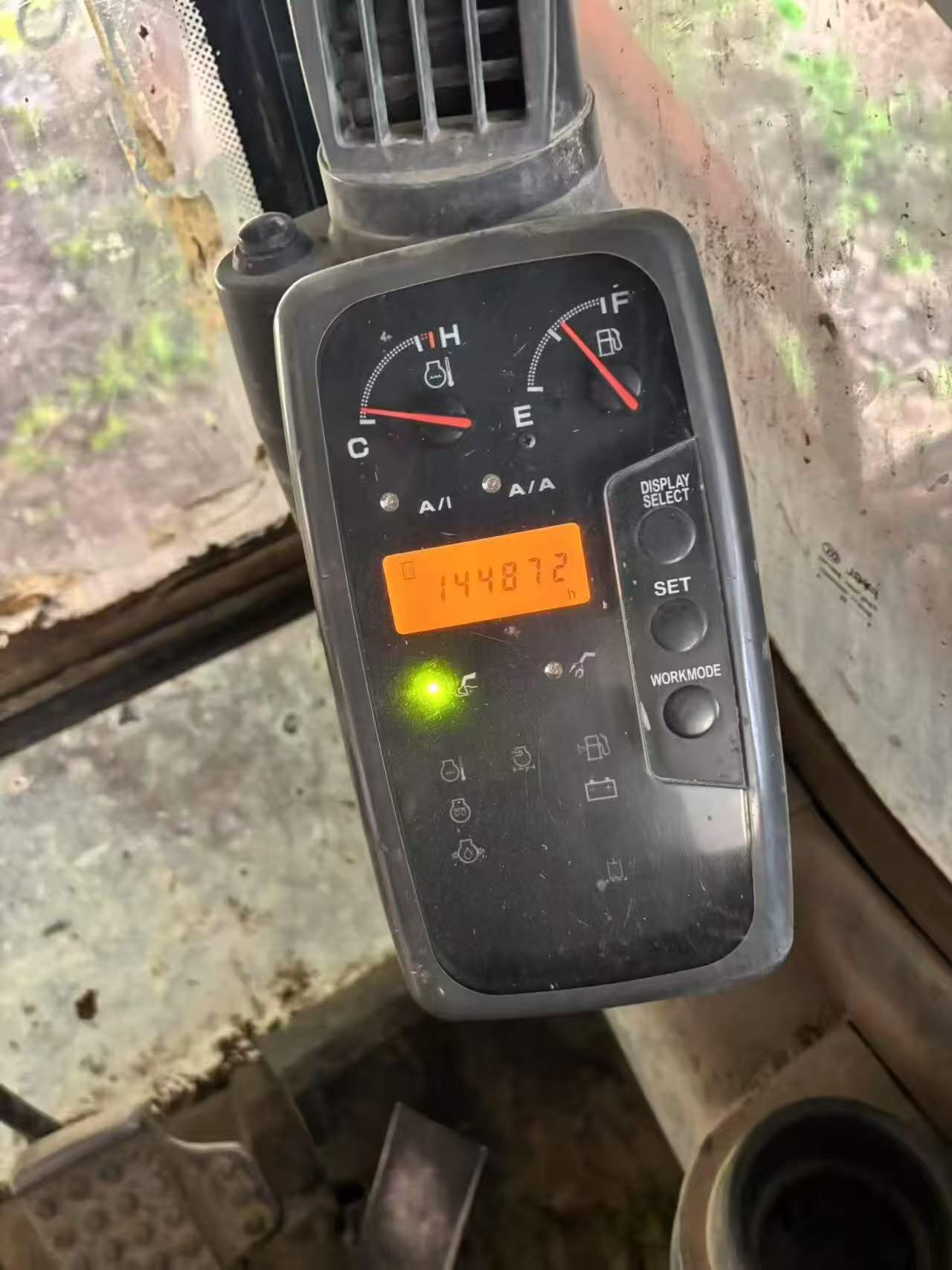 Compre Excavadora Hitachi EX120-6 Usada / 8