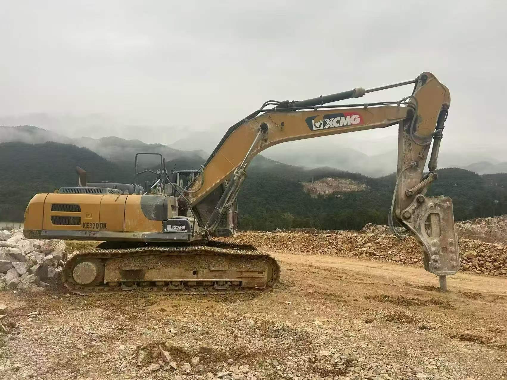 Comprar XCMG XE370 Usado Escavadeira