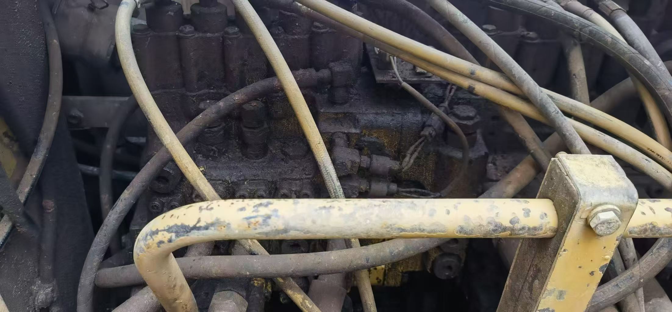 Buy Caterpillar 320B Used Excavator / 8