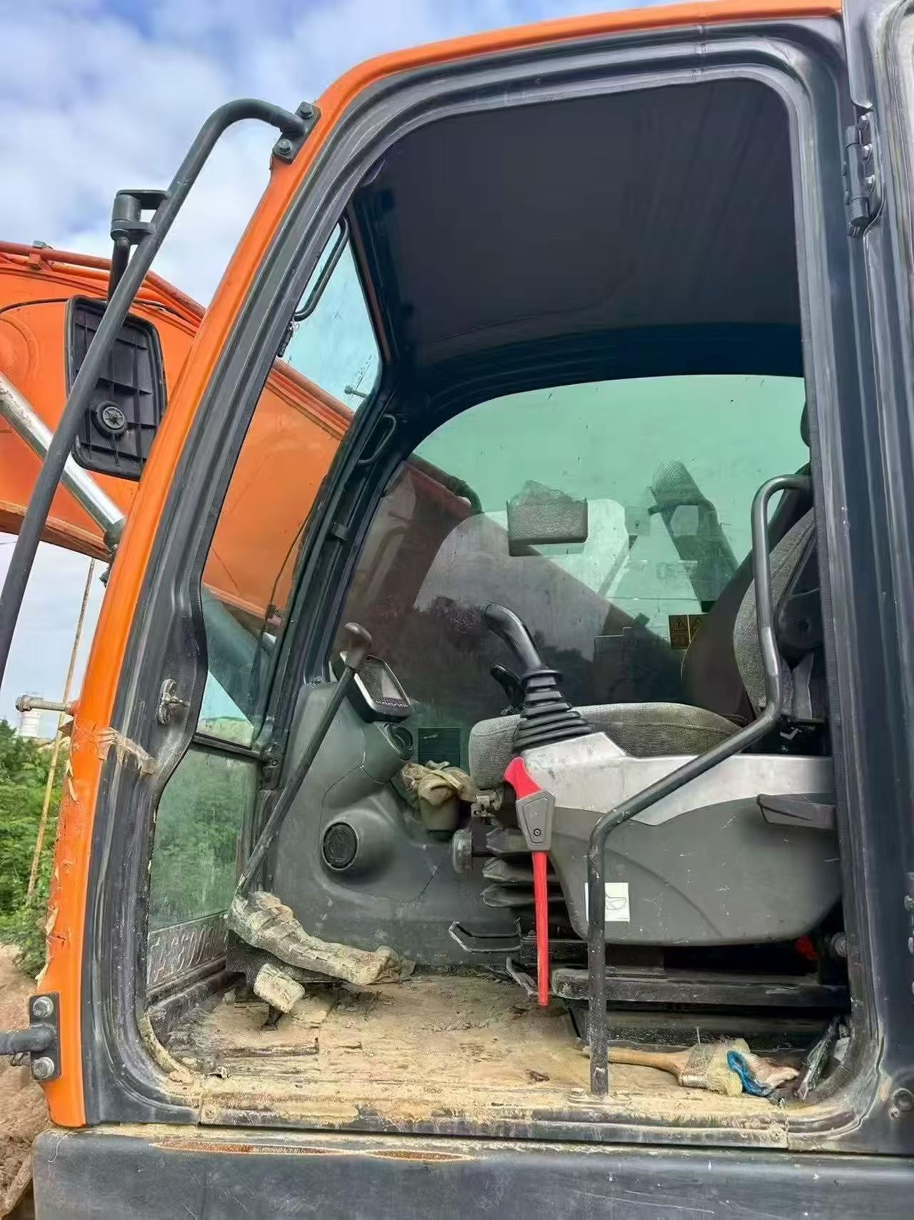 Compre Escavadeira Doosan DX200-9CN Usada / 3