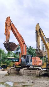 Buy Hitachi ZX520H-5A Used Excavator / 3 Buy Hitachi ZX520H-5A Used Excavator / 3