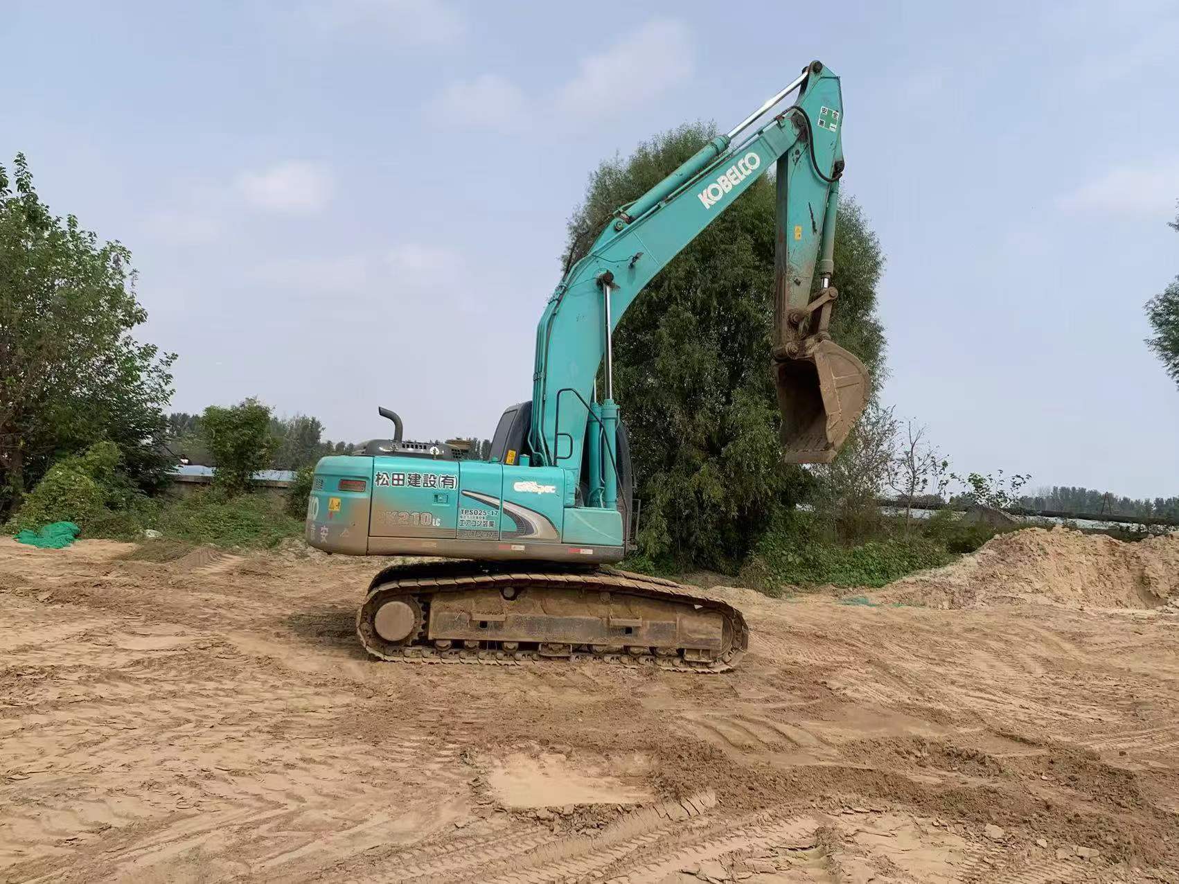 شراء حفارة Kobelco SK200 مستعملة / 3
