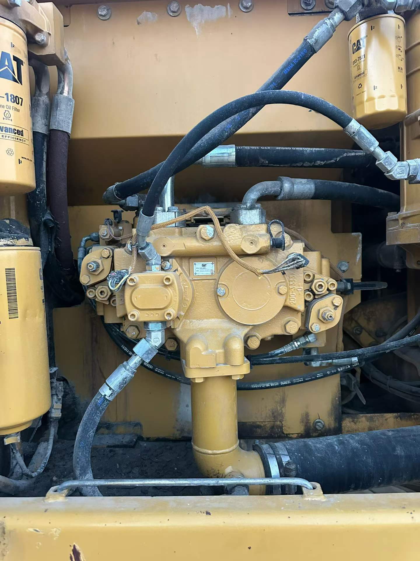 Compre Excavadora Caterpillar 323DL Usada / 5