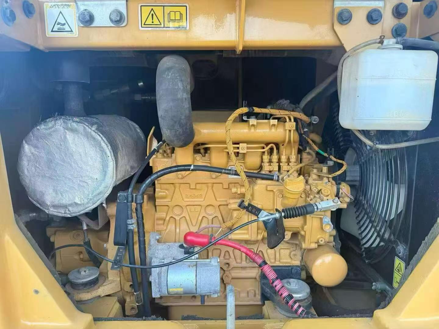 Compre Excavadora Caterpillar 305.5 Usada / 8