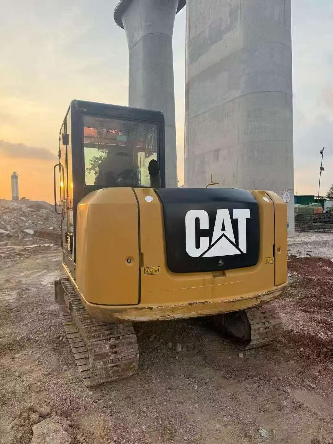 Compre Excavadora Caterpillar 305.5 Usada / 3