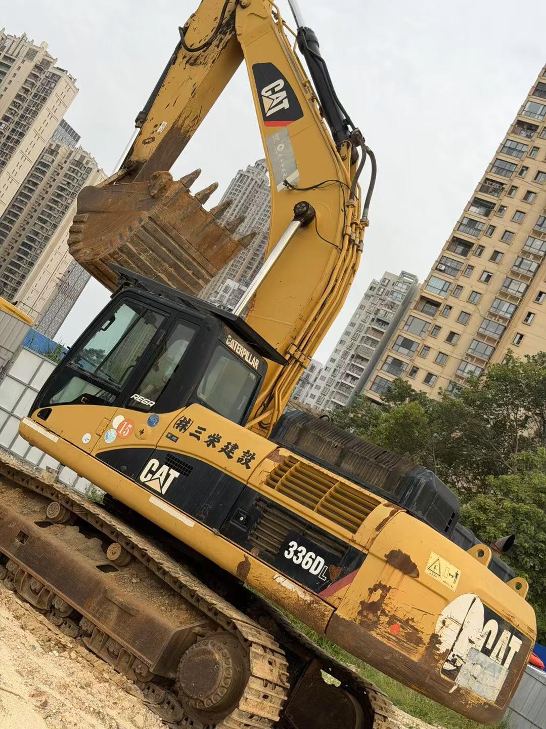 Compre Escavadeira Caterpillar 336DL Usada / 9