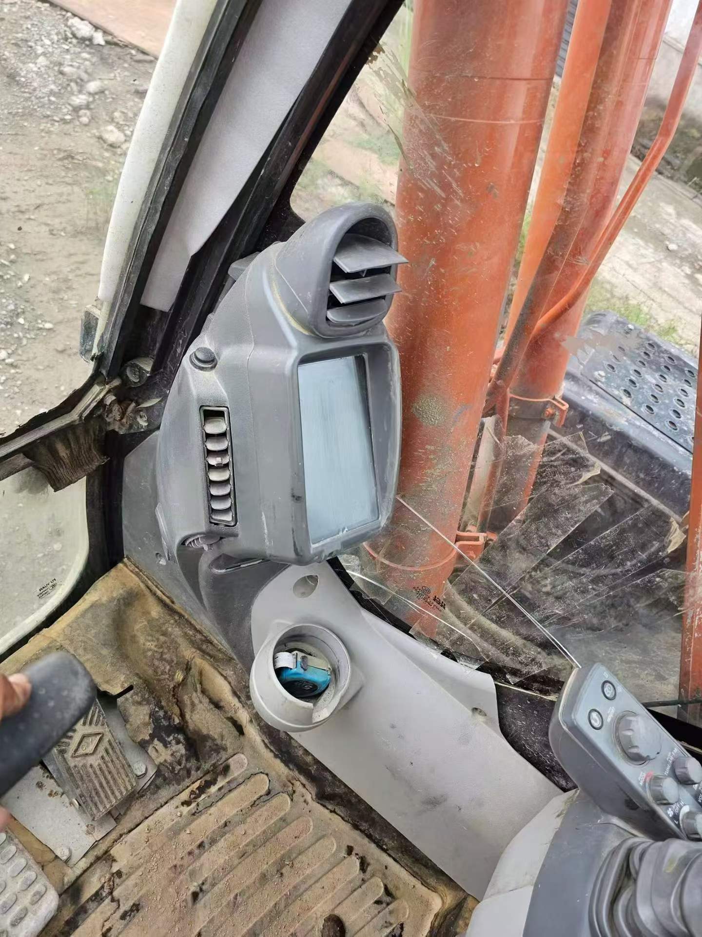 Buy Hitachi EX130H-5 Used Excavator / 8 Buy Hitachi EX130H-5 Used Excavator / 8