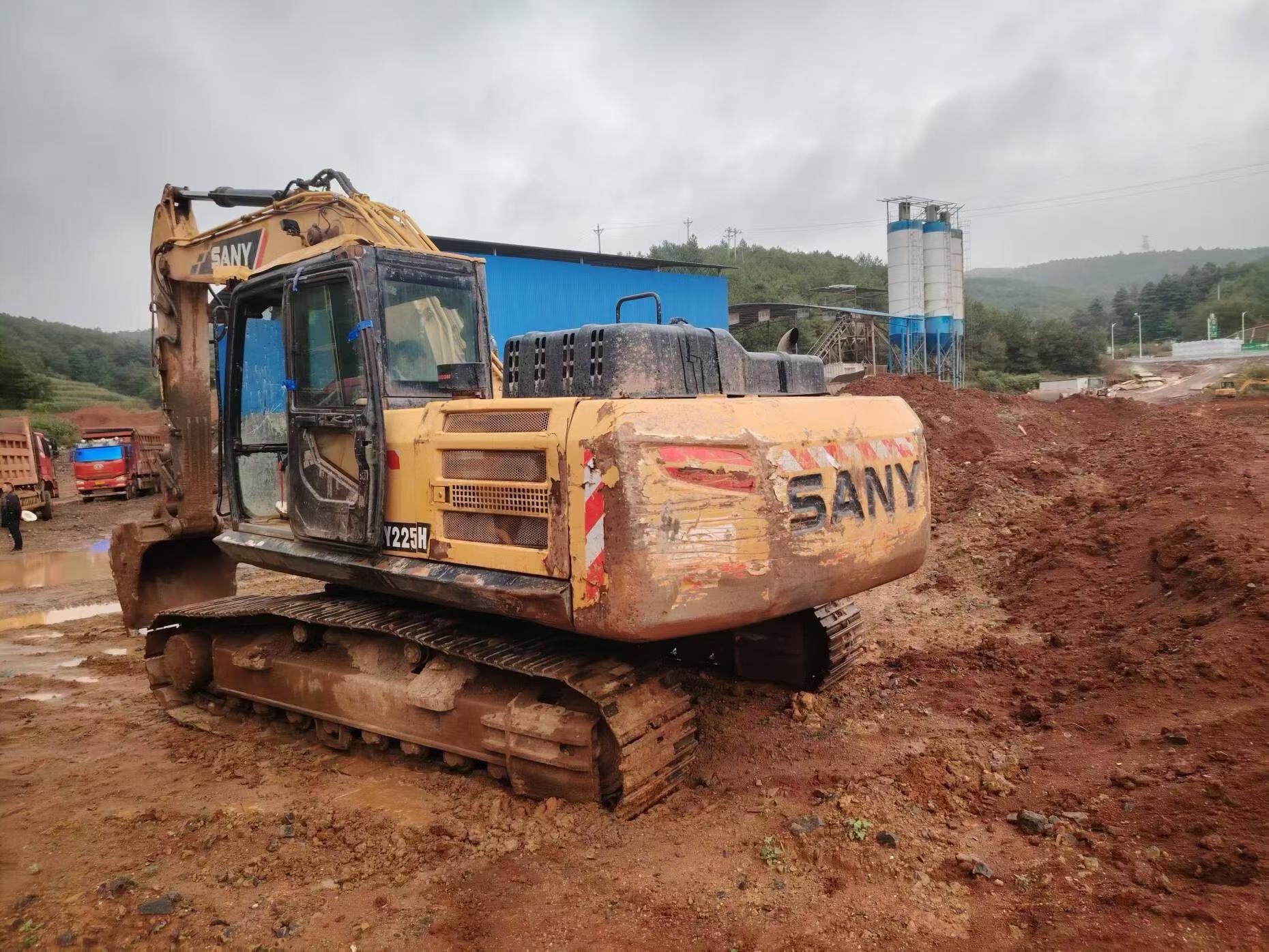 Buy Sany SY225C Used Excavator / 4