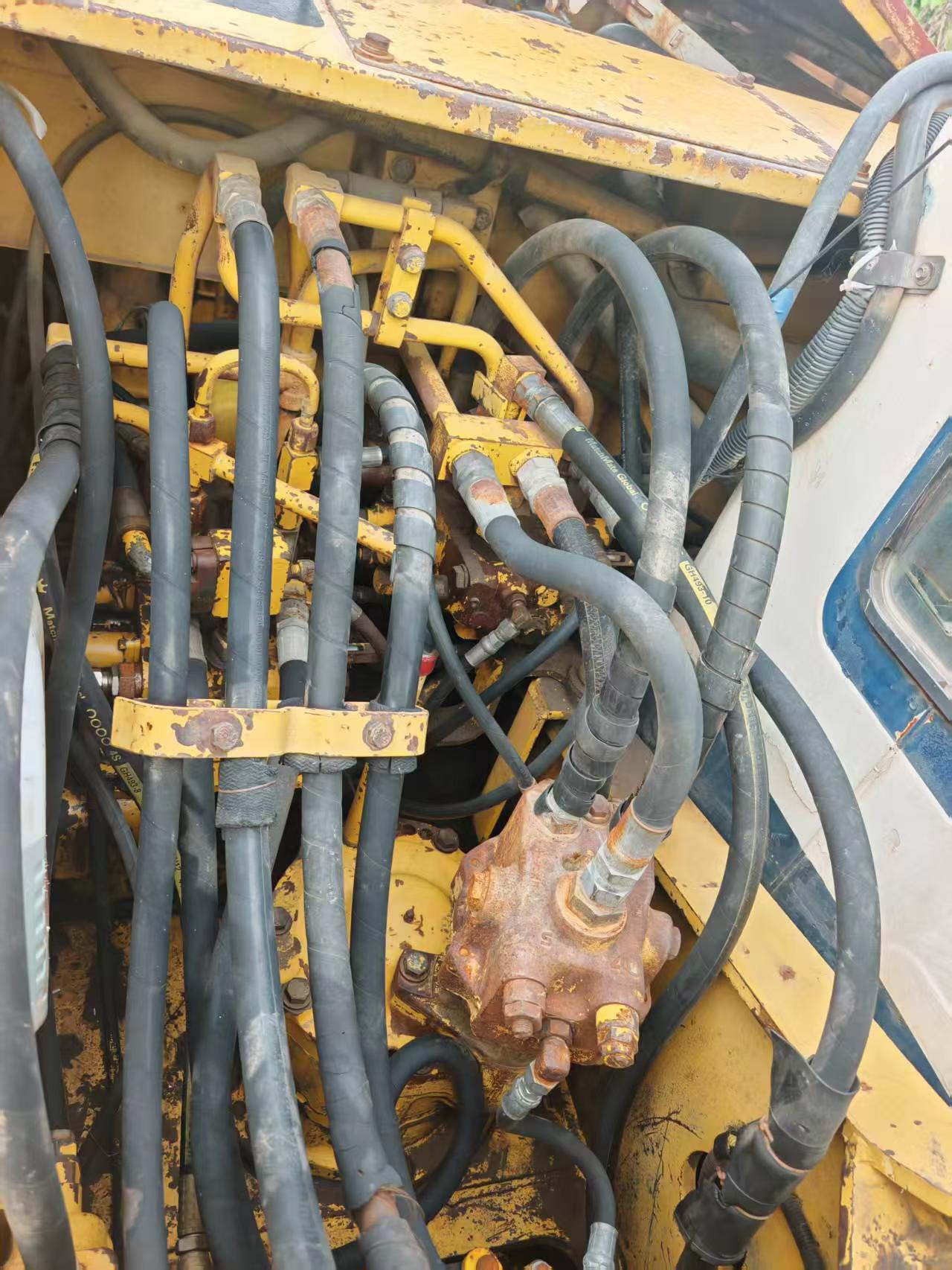 Compre Excavadora Komatsu PC120-5 Usada / 2