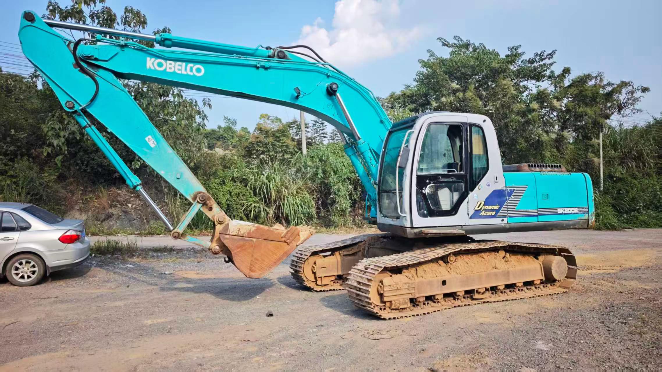 شراء حفارة Kobelco SK200 مستعملة / 2