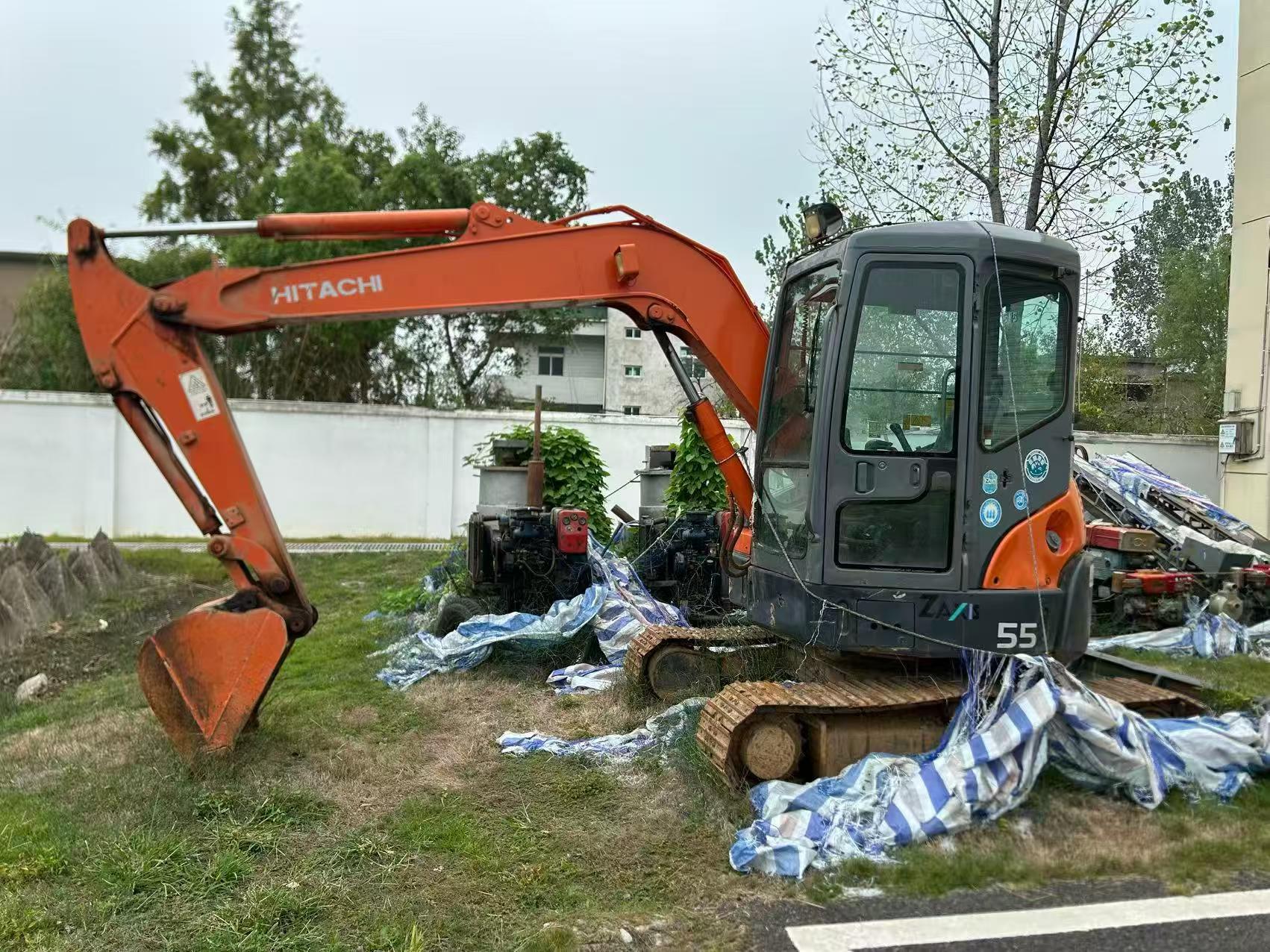 Buy Hitachi EX55 Used Excavator / 3