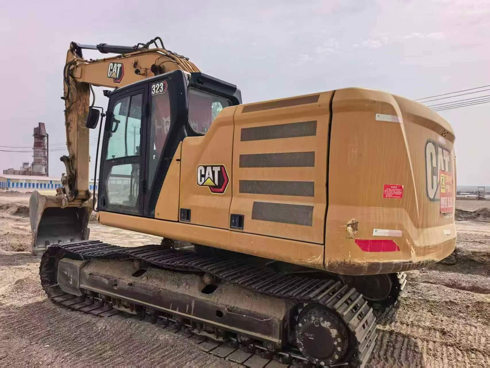 شراء Caterpillar 323 مستعمل حفارة