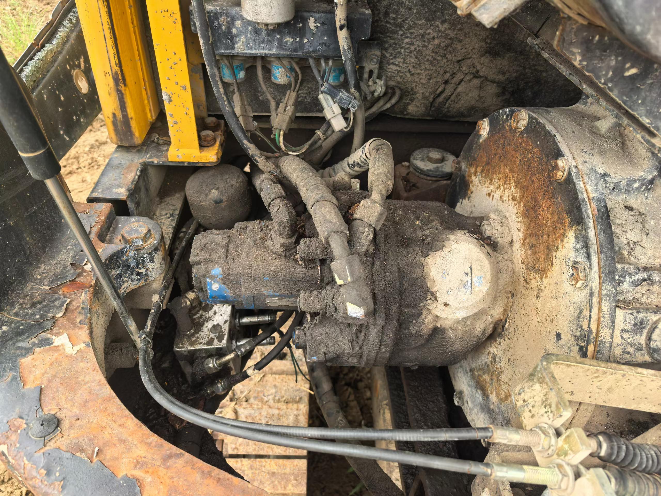 شراء حفارة Hyundai R60-7 مستعملة / 6