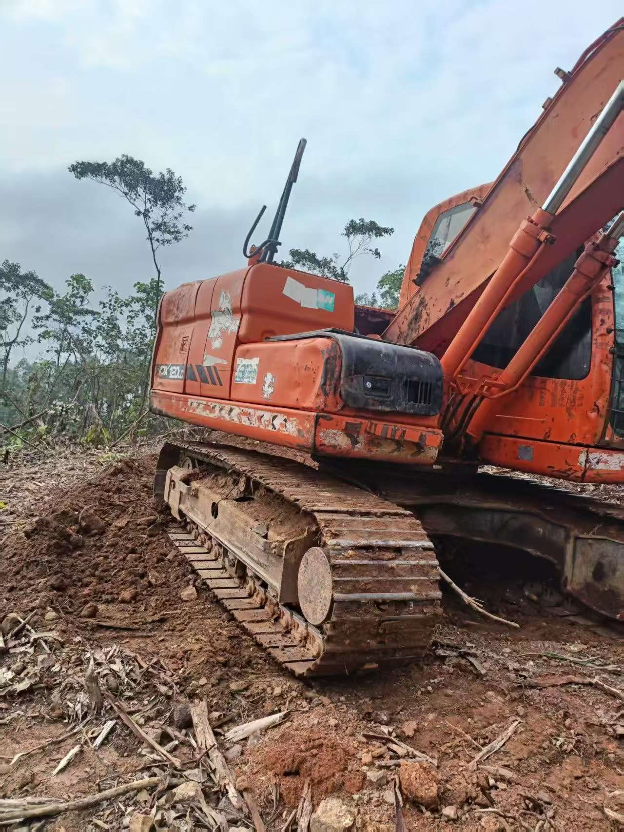 Compre Escavadeira Doosan DX120 Usada / 4 Compre Escavadeira Doosan DX120 Usada / 4