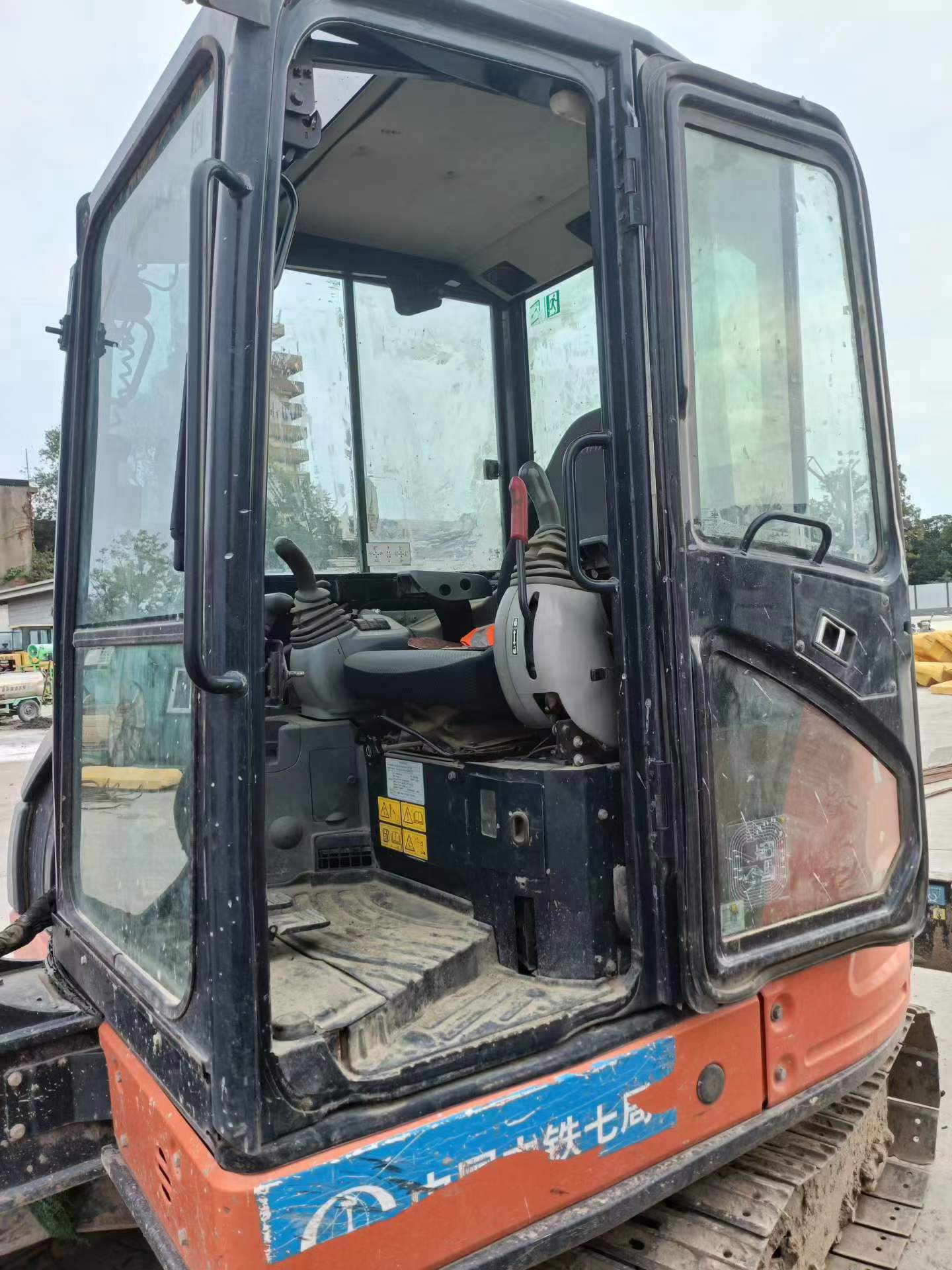 Acheter Pelle Hitachi ZX68USR-5A d'occasion / 6