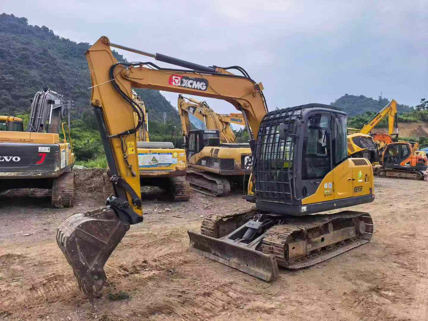 Compre Excavadora XCMG XE85C Usada / 3