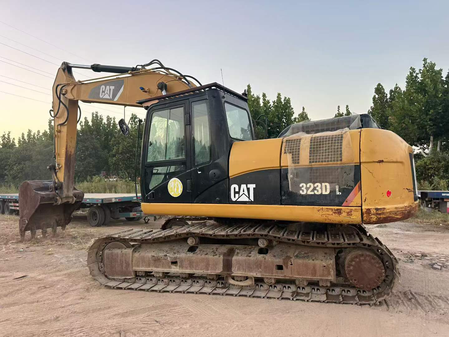Comprar Caterpillar 323DL Usado Excavadora