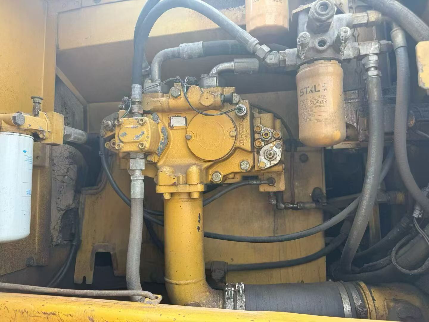 شراء حفارة Caterpillar 329D مستعملة / 7